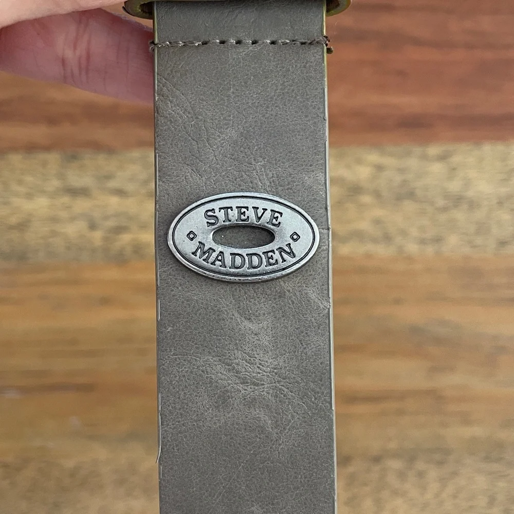 Woman’s Steve Madden Gray Belt